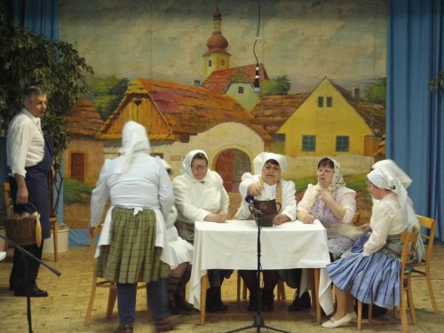 Hraje celá dědina aneb S veselou myslí na nesmysly. - 18.3.2006